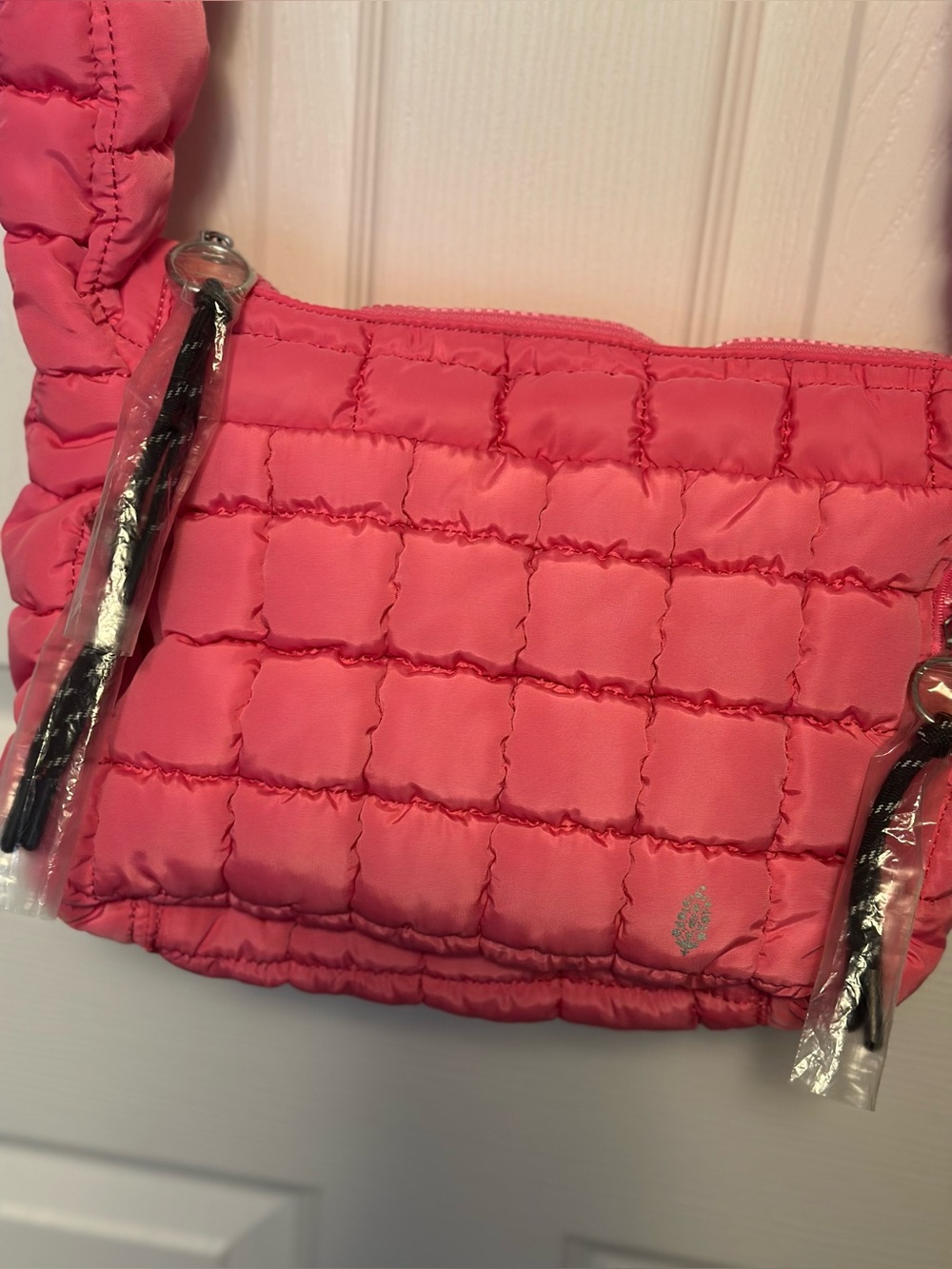 Free People Quilted Hot Pink Puffer Crossbody Bag - Picture 3 of 7